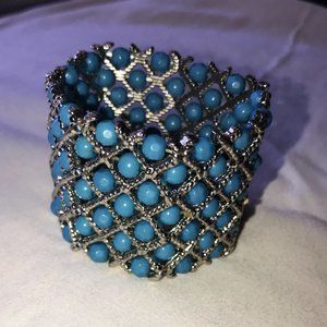 blue bead bracelet